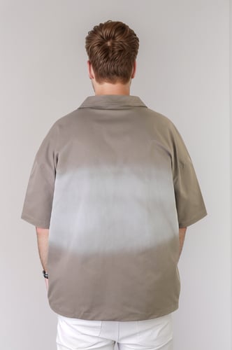 قميص جامبو سوبر جامبو- يوحي بالفخامة