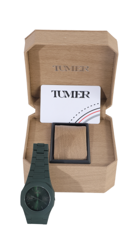 ساعة تومر كاربون