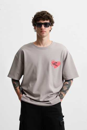 تيشرت هارت جرافيك