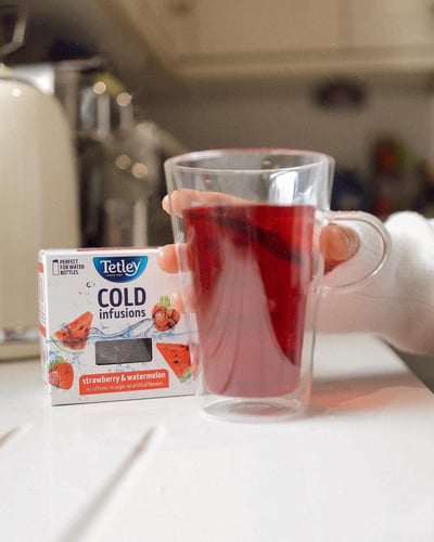 منقوع الماء البارد Tetley الفراولة والبطيخ