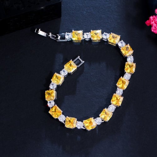 طقم مجوهرات زركون 4 قطع فخم جدا وانيق مزين بالزركو...