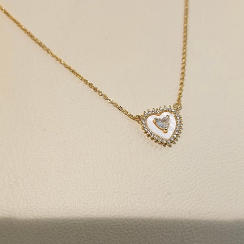 سلسال باندورا قلب ذهبي مرصع بأحجار