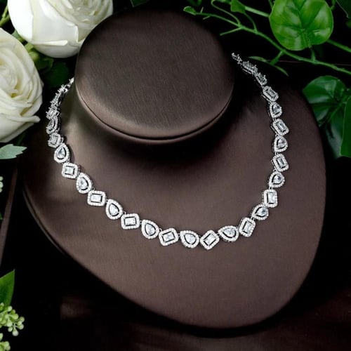 طقم مجوهرات زركون بتصميم مميز وفخم 4 قطع