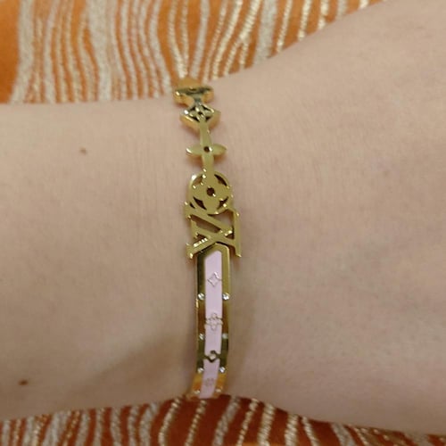 اسوارة لويس فيتون لون وردي