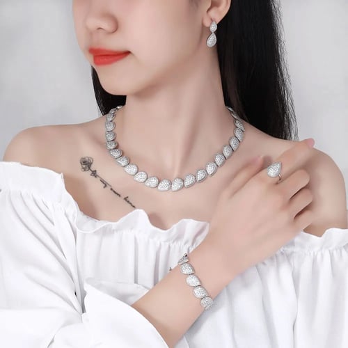 طقم زركون قطرات ماء تصميم انيق 4 قطع لون فضي