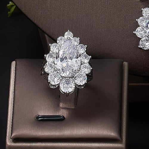 طقم زركون فضي راقي و فخم جداً 4 قطع