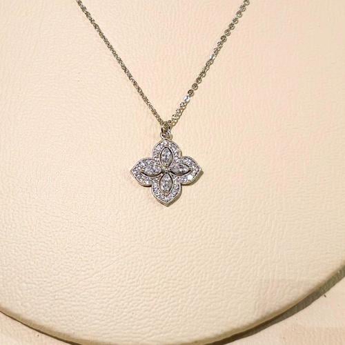 سلسال روبرتو كوين فضي مزين بأحجار