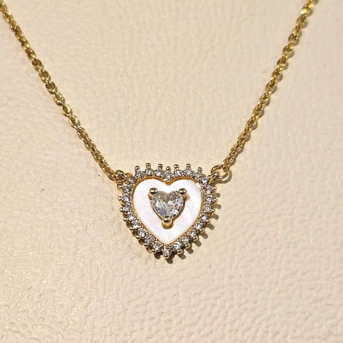 سلسال باندورا قلب ذهبي مرصع بأحجار