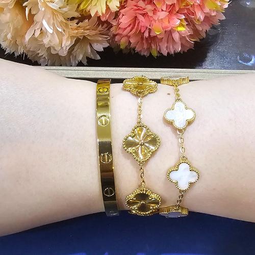 مجموعة أساور "بريق اللؤلؤ" تصاميم كلاسيكية وعصرية...