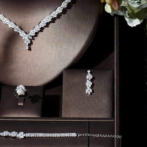 طقم زركون فضي ناعم 4 قطع