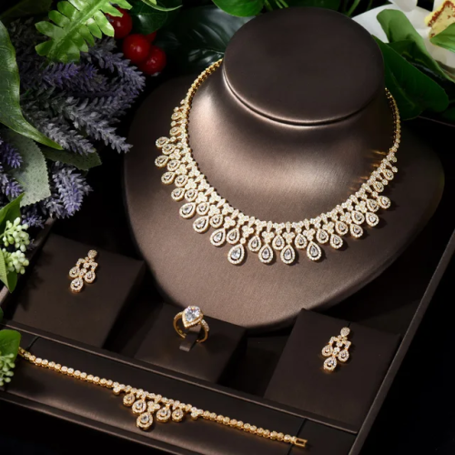 طقم مجوهرات زركون ذهبي فخم جدا مكون من 4 قطع