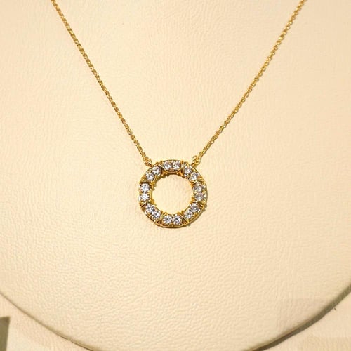 سلسال دائري ذهبي مرصع بأحجار زركون