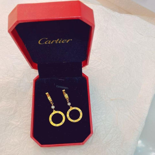 حلق كارتير لوف ذهبي مزين بأحجار