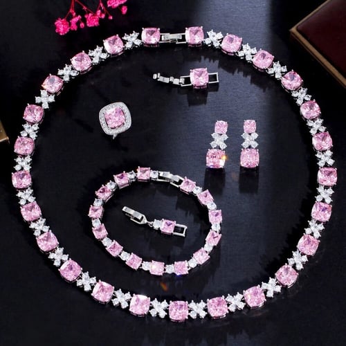 طقم زركون وردي فخم مكون من أربع قطع