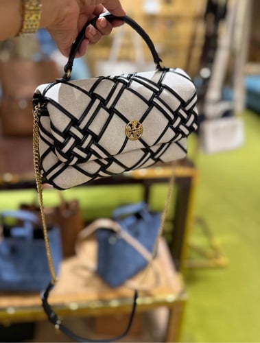 توري بورش اوتلت