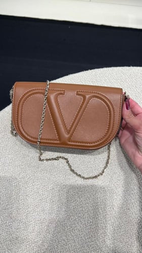 فلانتينو اوتلت