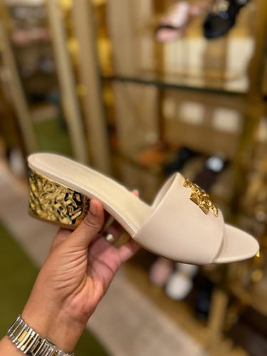 كعب توري بورش اوتلت