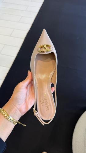 كعب فلانتينو اوتلت