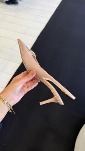 كعب فلانتينو اوتلت