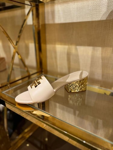 كعب توري بورش اوتلت