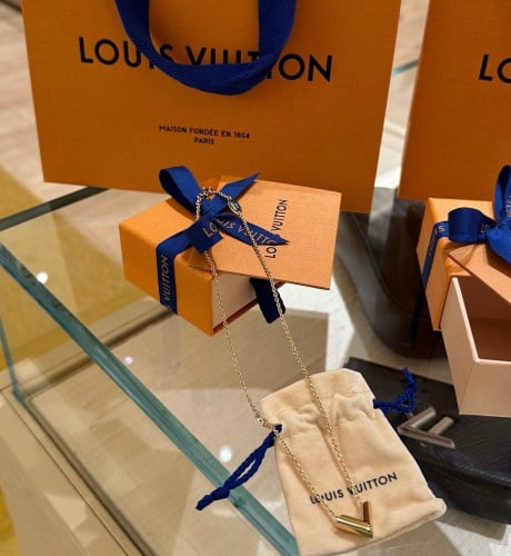 سلسال لوي فيتون