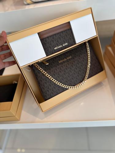 بوكس مايكل كورس