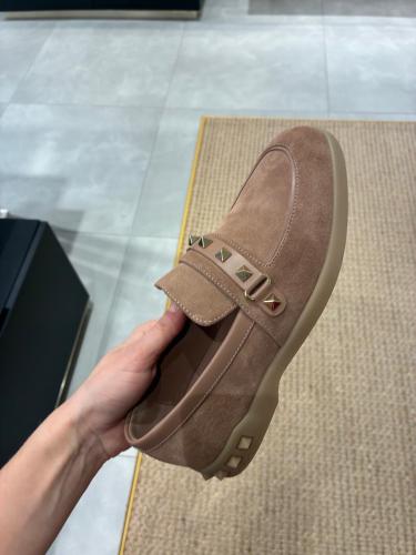 لوفر فلانتينو اوتلت