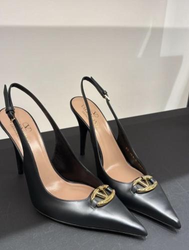 كعب فلانتينو اوتلت