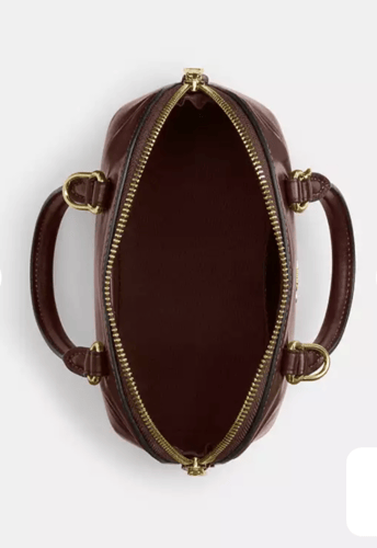 كوتش لارا ميني