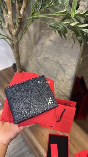 محفظة كارولينا هيريرا