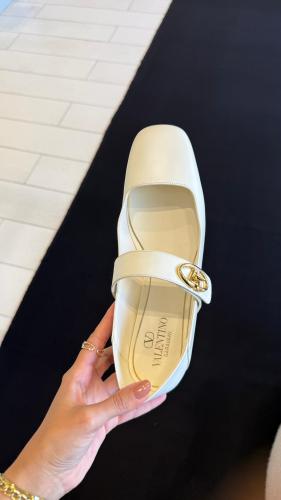 كعب فلانتينو اوتلت