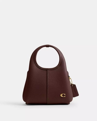 كوتش لانا 19