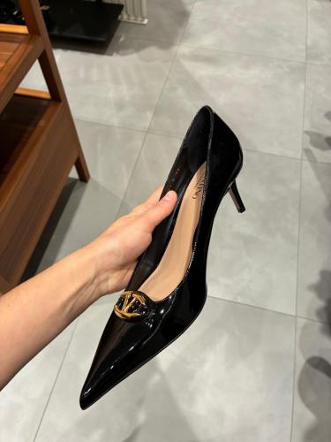 كعب فلانتينو اوتلت