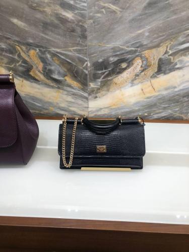 دولتشي اند غابانا بوتيك