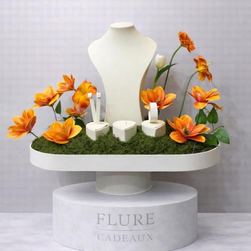 استاند ورد صناعي فاخر مع قاعدة عرض أطقم