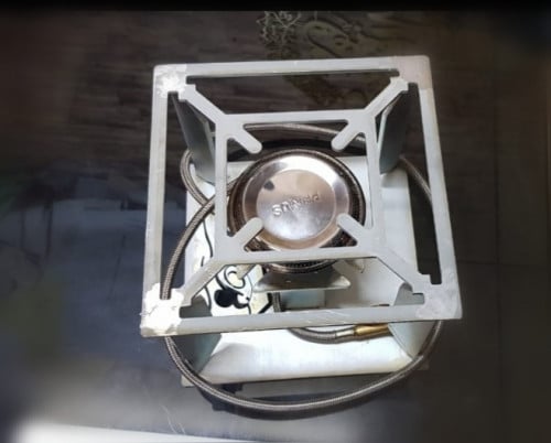 موقد غاز شكل مربع حجم متوسط