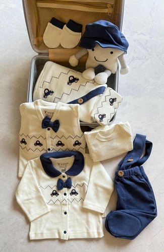 بوكس هدايا مواليد ملابس ولادي تصميم السيارة 10قطع