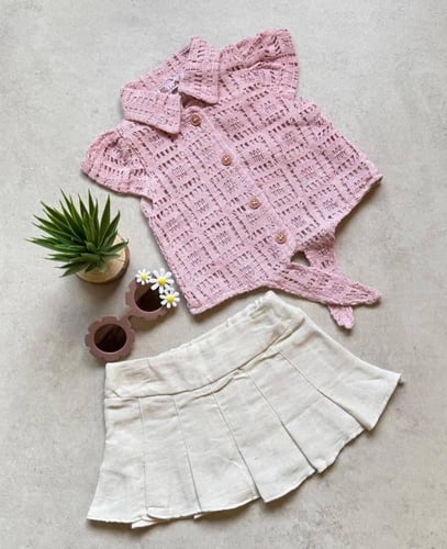 طقم بناتي صيفي أنيق مكون من قميص دانتيل وتنورة كتا...