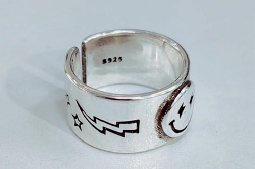 خاتم ايموجي سمايل فيس وجه مبتسم لون فضي - فضي