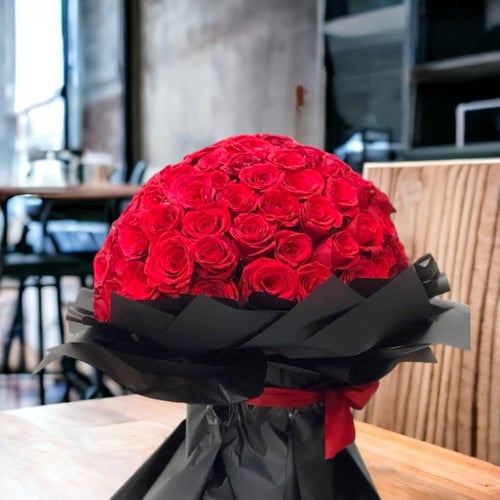 باقة جوري 150 وردة A bouquet of 150 roses