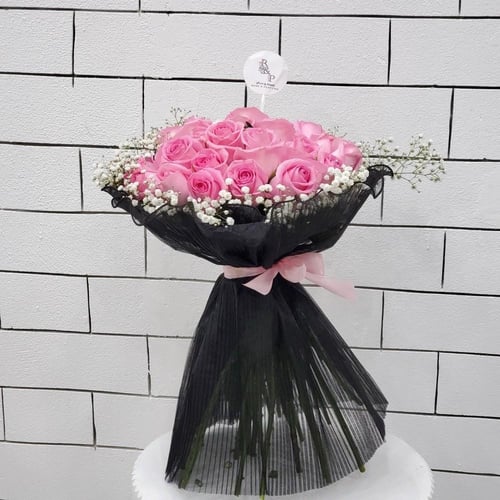 باقة25 وردة جوري Bouquet of 25 roses