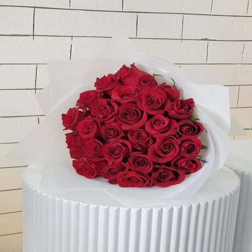 باقة حمراء x أبيض