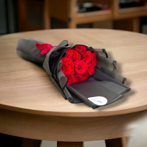 باقة 10ورود حمرا Bouquet of 10 red roses