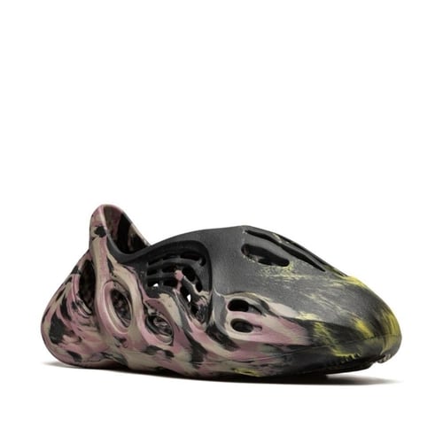 YEEZY FOAM RUNNER 'MX CARBON'