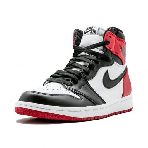 AIR JORDAN 1 HIGH OG "Satin Black Toe"