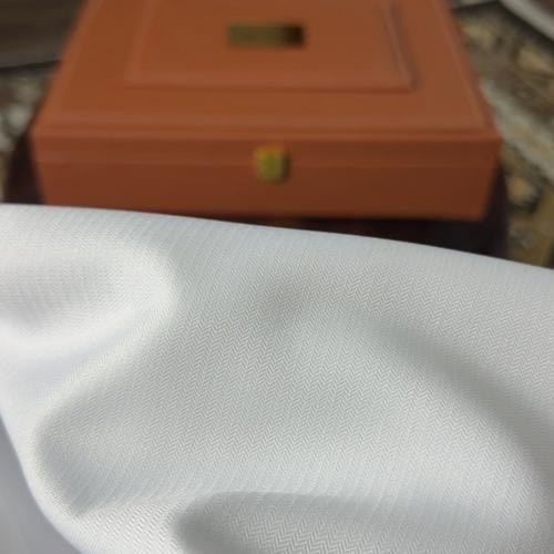 قماش ابيض كوري مقلم