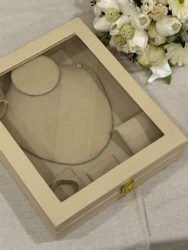 صندوق مجوهرات العروس - بيج أنيق