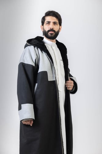 فروة جولد رسم اسود