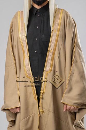 Golden Bisht- بشت شتوي متوسع بيج