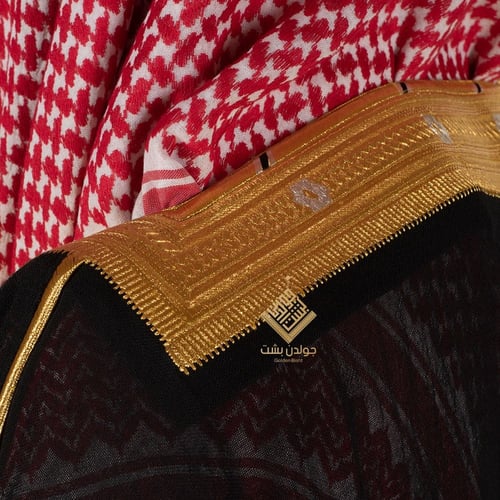 بشت ملكي أسود الخاص